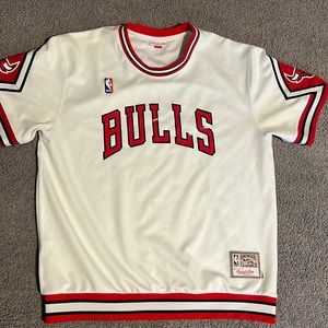 Chicago bulls Mitchell & Ness team jersey.